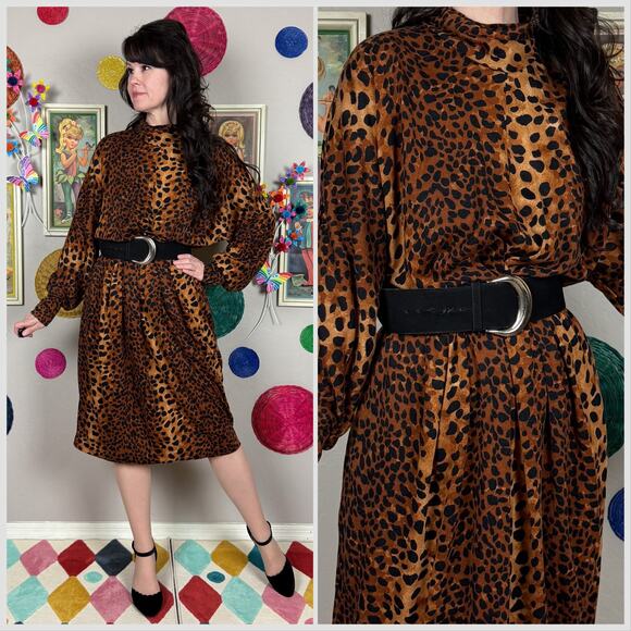 Vintage 1970s Cheetah Print Long Sleeve Turtleneck Jersey Midi Dress - Picture 1 of 8